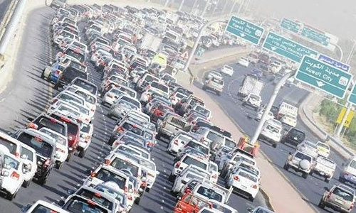 Kuwait lawyer seeks driving ban for expats