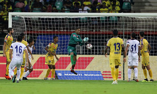 Delhi rescue a point at the death