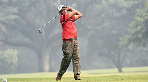 Mukesh takes halfway lead at Kolkata Classic golf meet