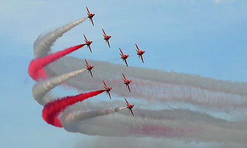 Red Arrows air show in Kuwait on Thursday