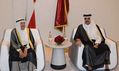 His Highness the Amir hold talks with Qatari counterpart 
