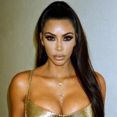 Kim Kardashian visits women