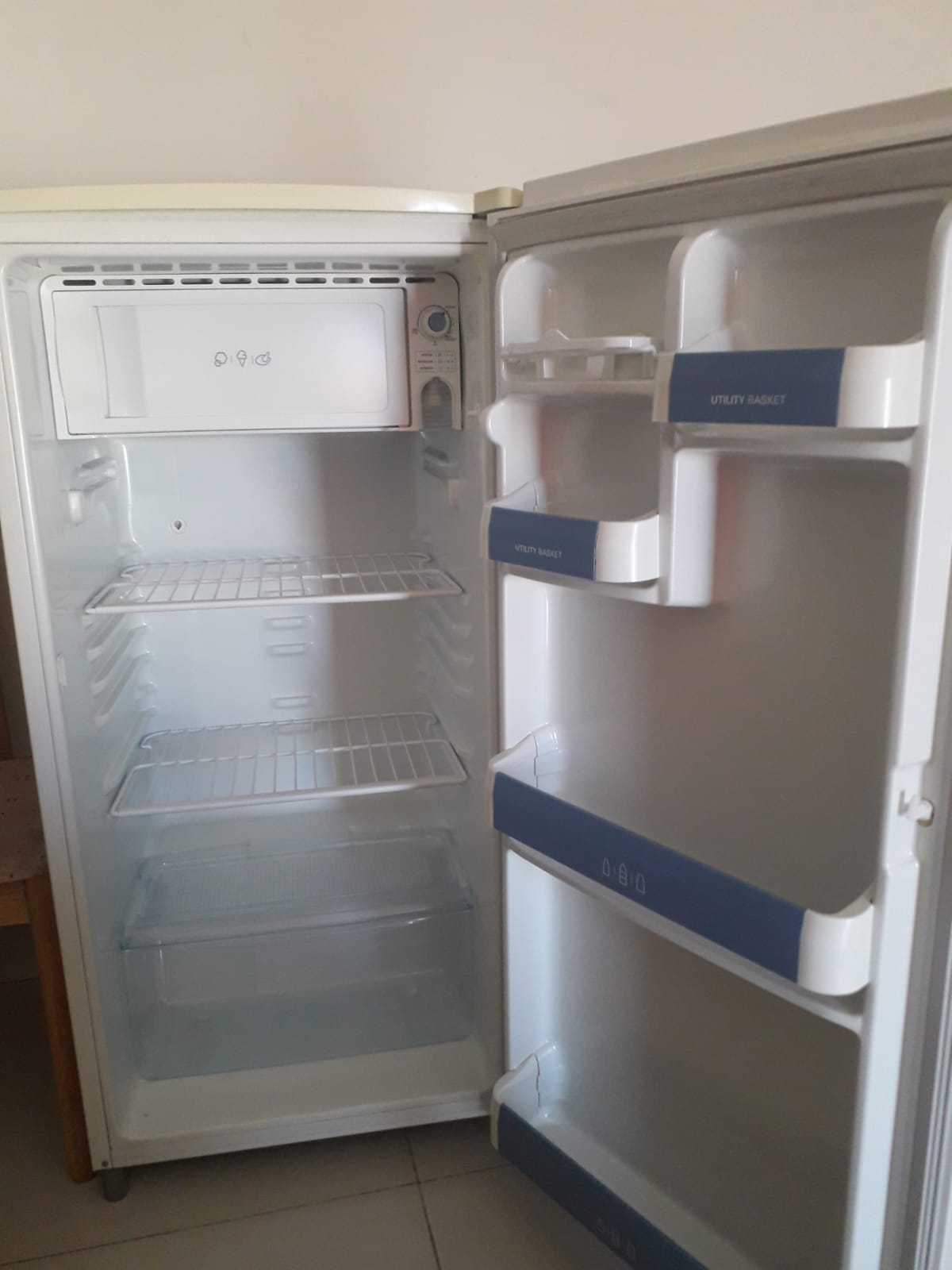 190L LG Express Cool Refrigerator/Freezer