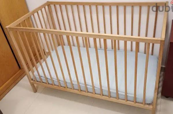 Sell deals baby crib