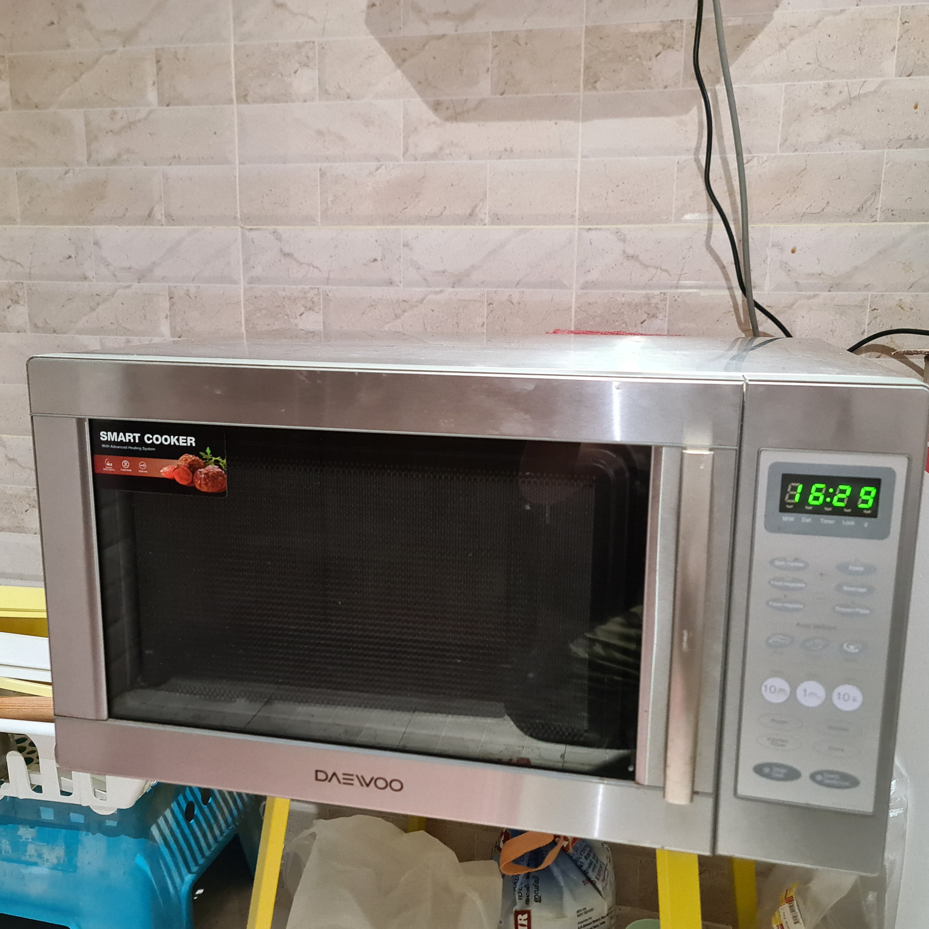 Kuwait buy & sell Classifieds Microwave Oven 40L for sale..
