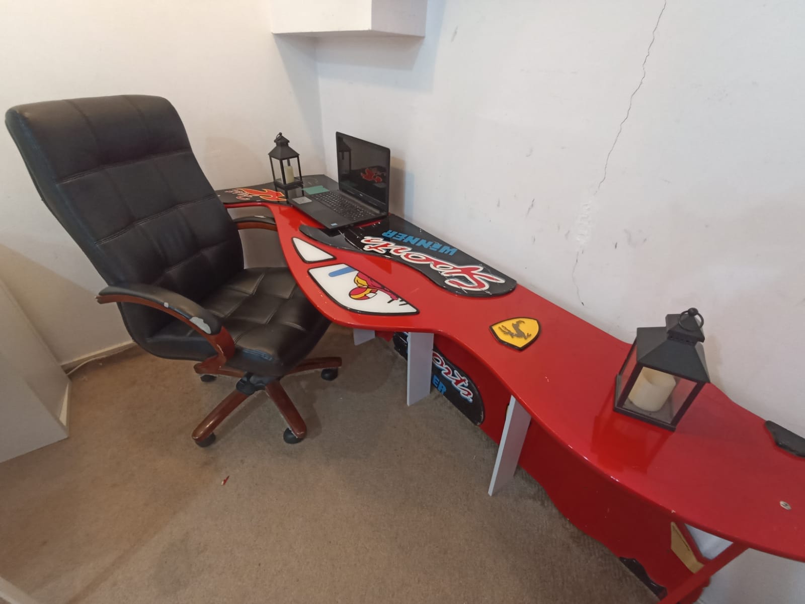 Gaming Table Computer table for sale