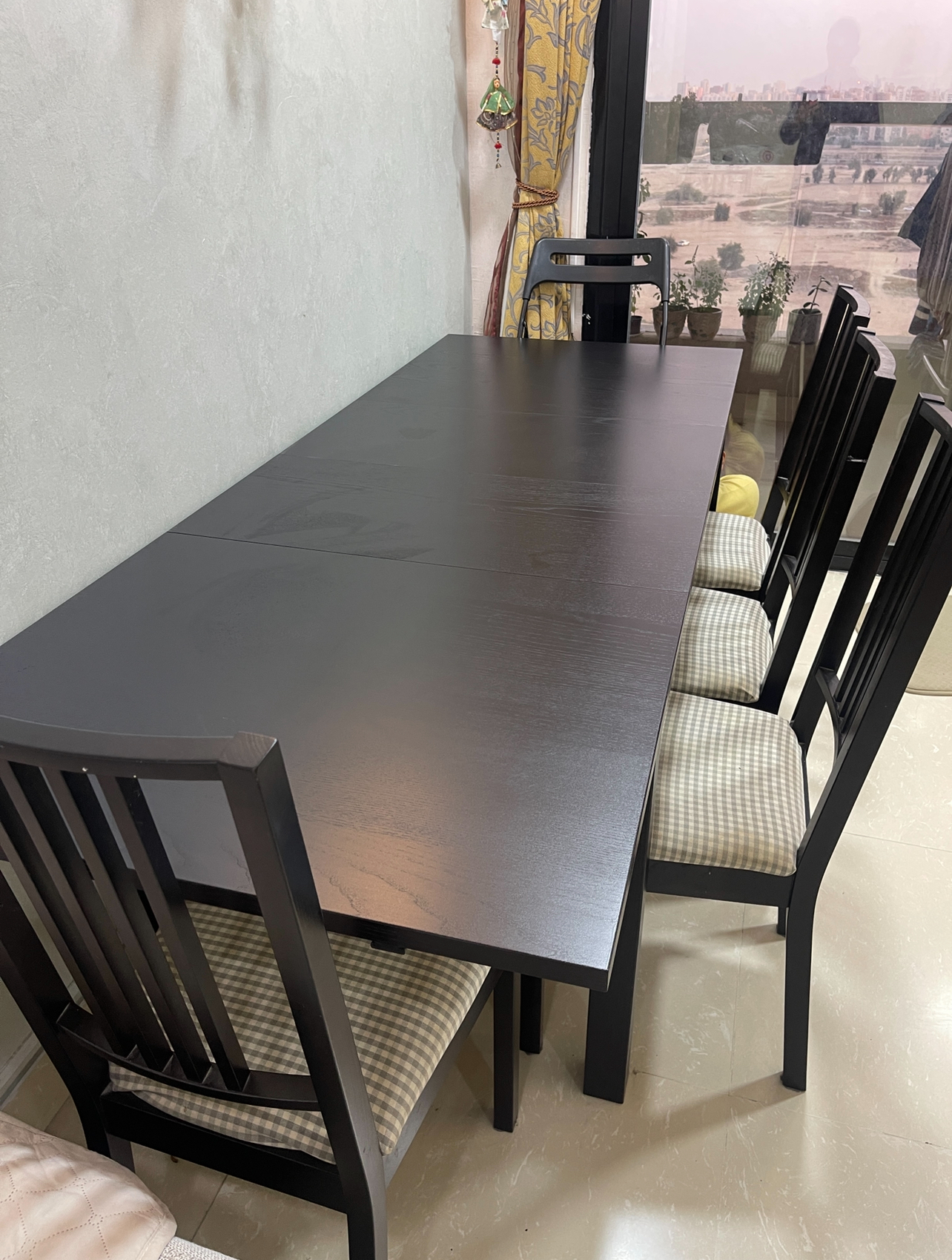 Elegant Dining table with 4 chairs for sale 
