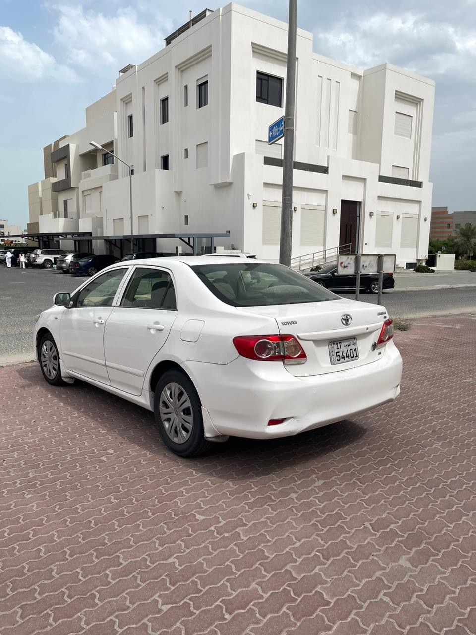 Corolla 2013 white good condition car available for sale 