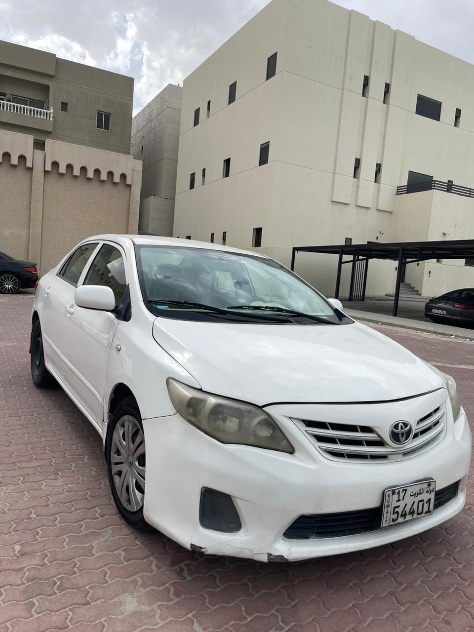 Corolla 2013 white good condition car available for sale 