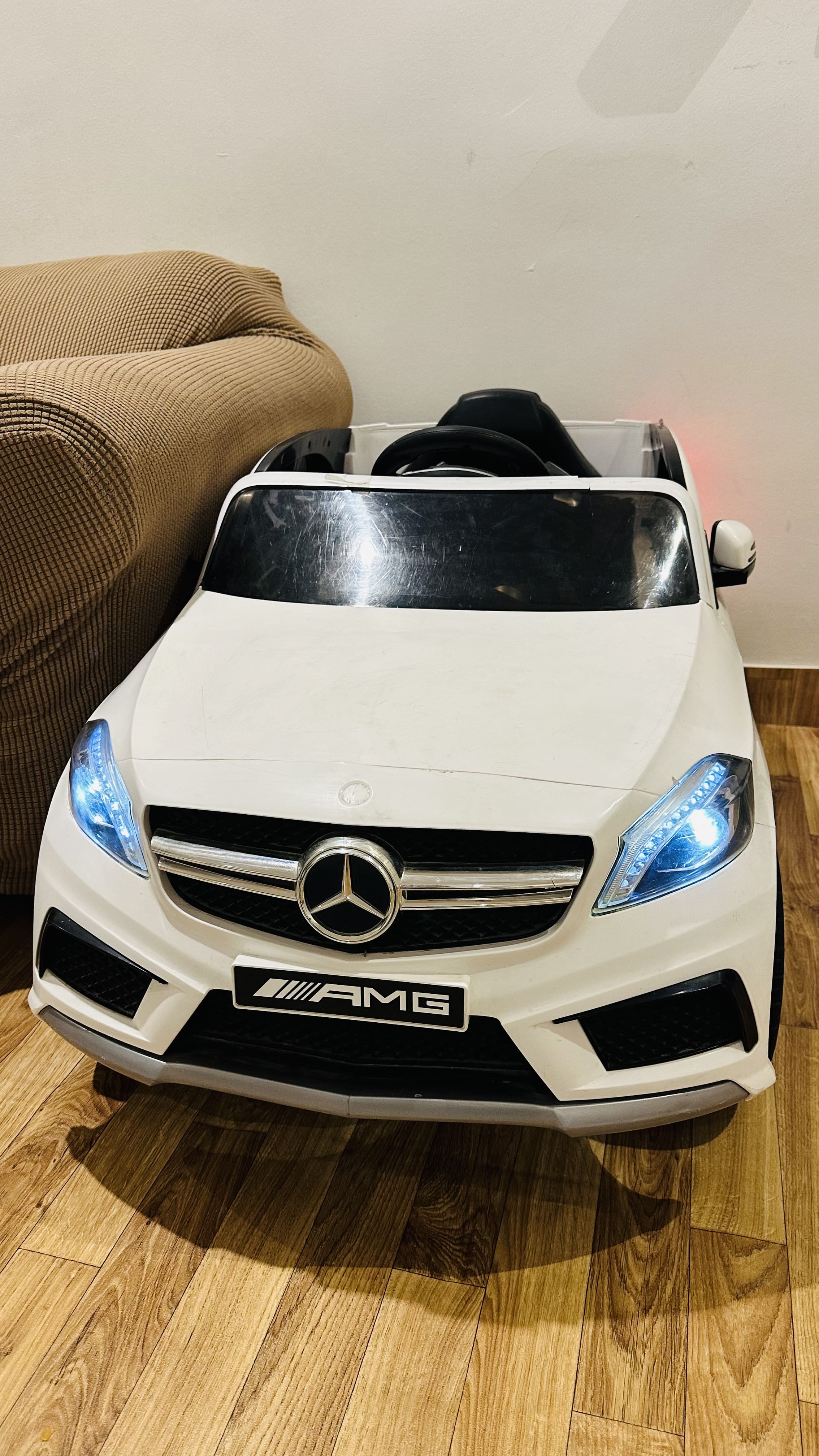 White Benz Kids car for sale at reasonable price
