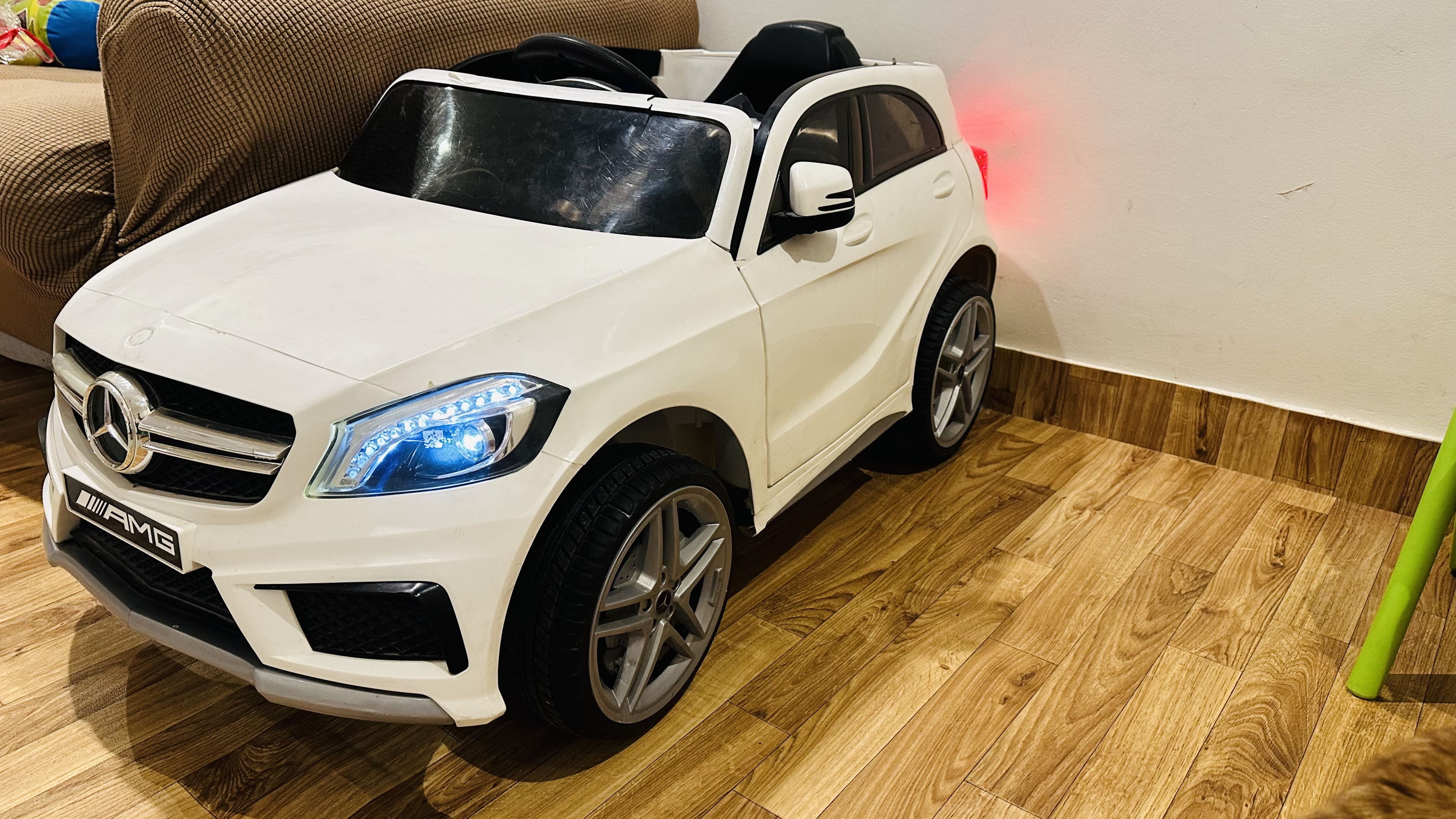 White Benz Kids car for sale at reasonable price