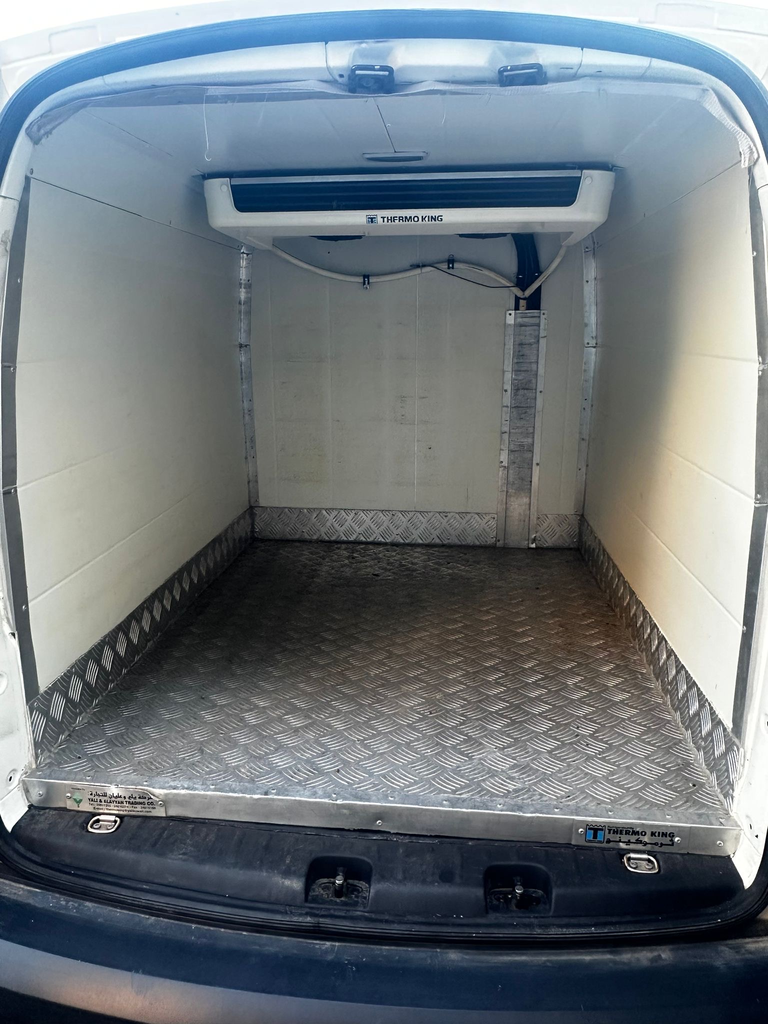 Volkswagen caddy box with thermoking cooler 