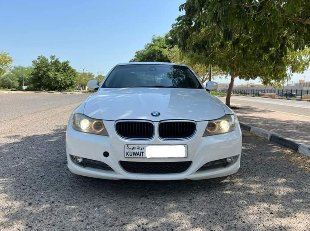 Bmw 320i for sale less km