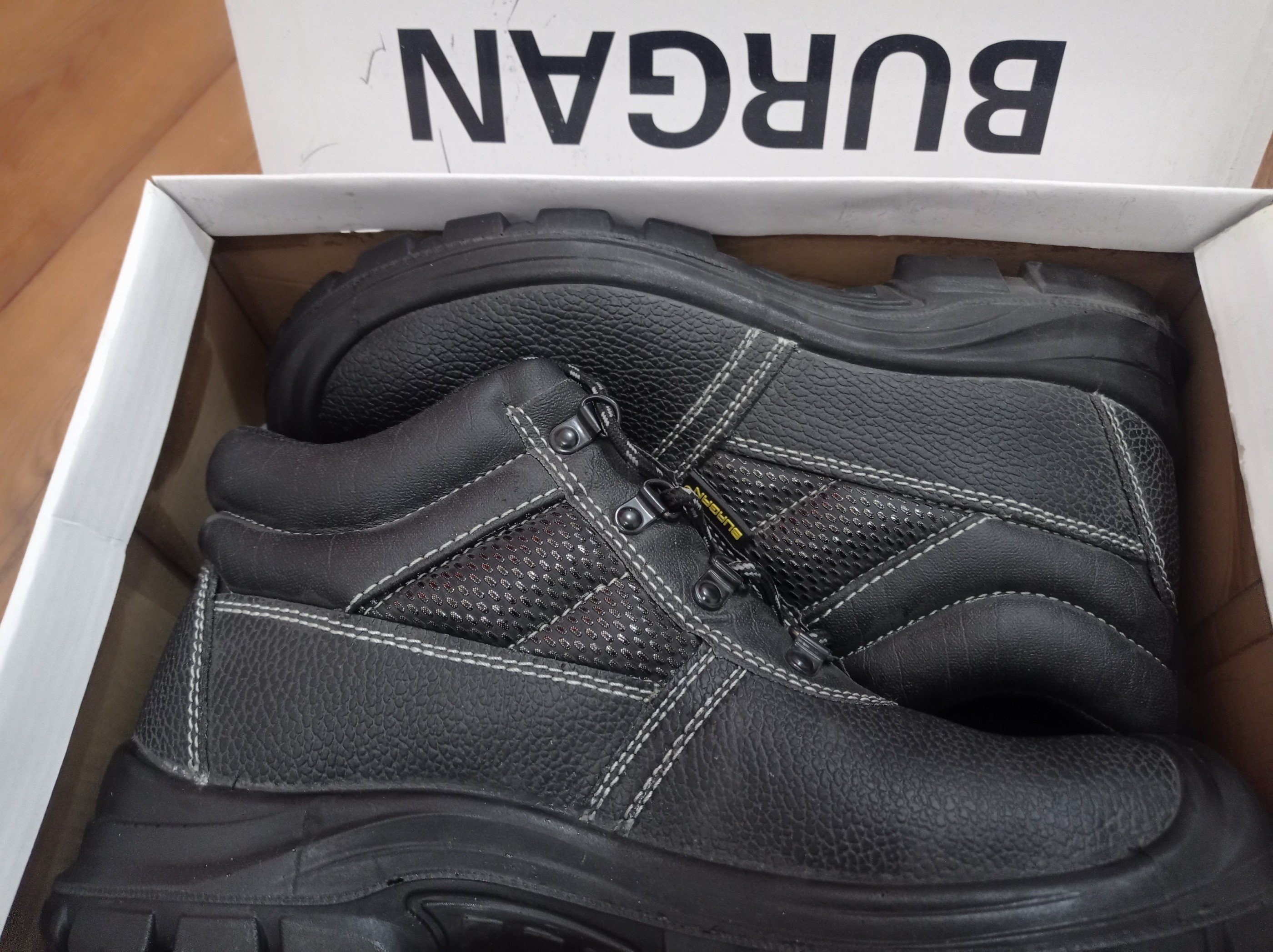 Safety shoes ( Bicap and Burgan)for sale, brand new, 43 size