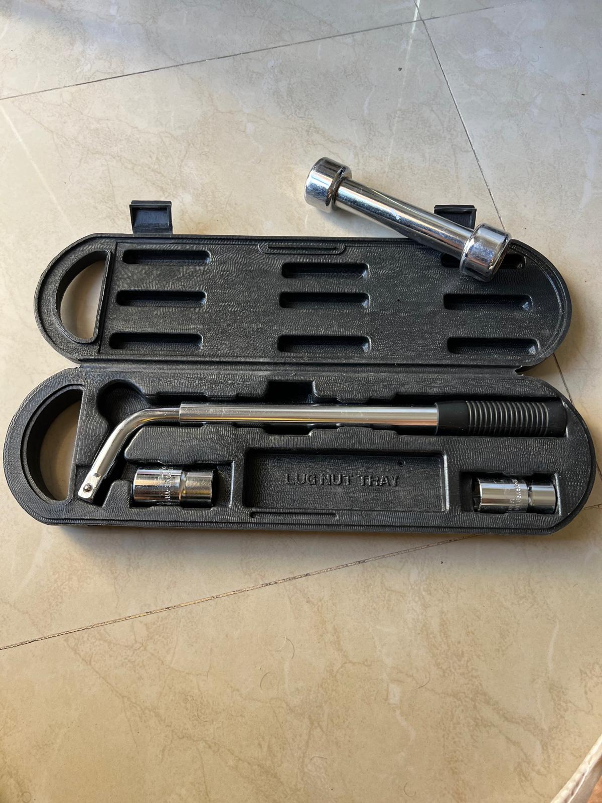 Car Wheel Opening Spanner with Box