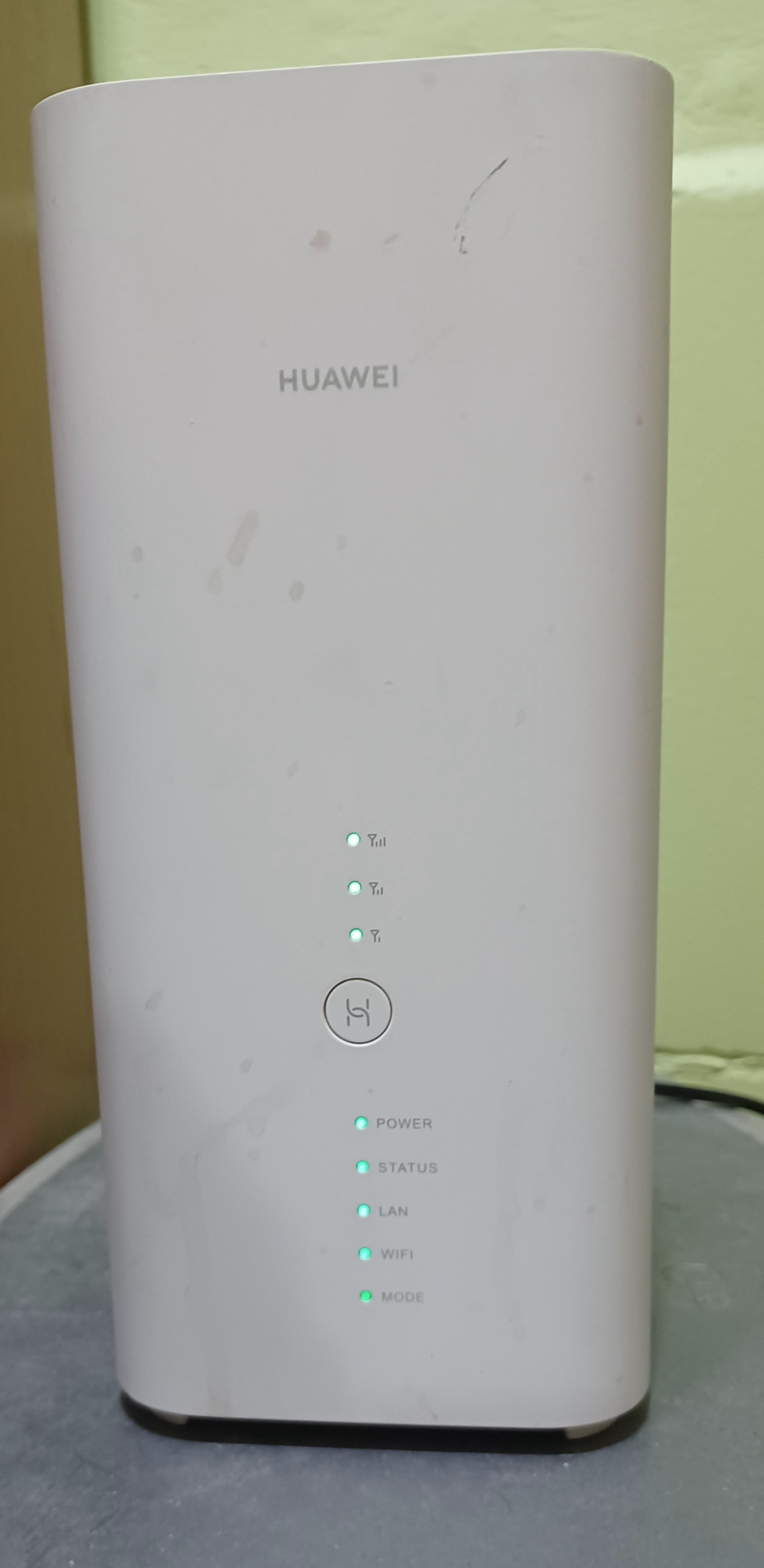 HUAWEI B818-260 tower router for sale 15 KWD
