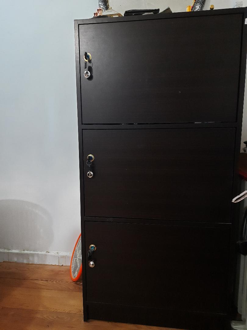 Wooden cabinet 3 door for cheap price...