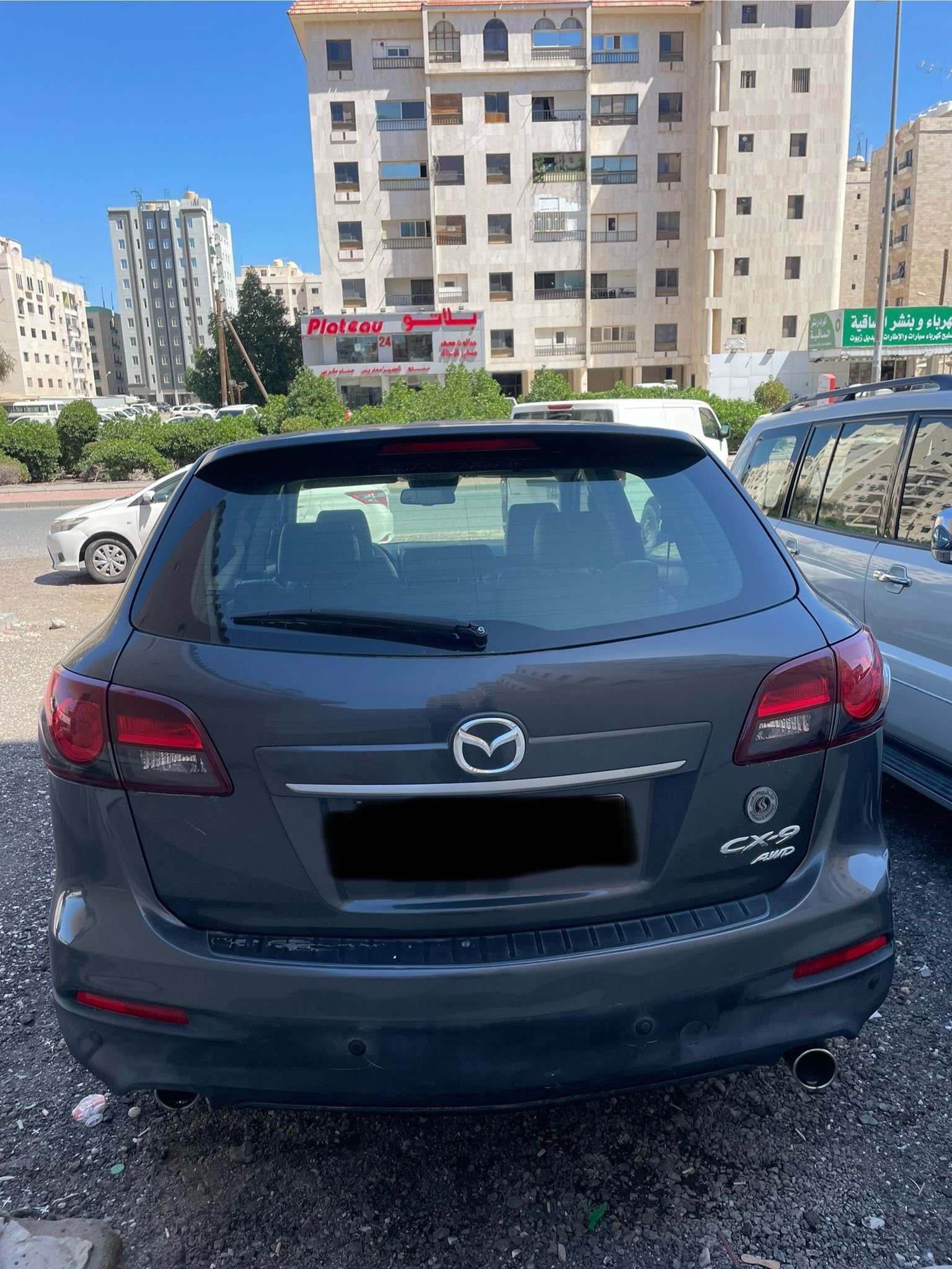 URGENT SALE..! Mazda CX 9 2015 model year. 160kms only. Full option. Family used car