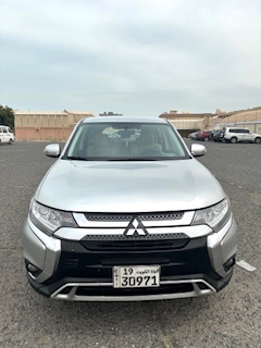 Mitsubishi Outlander 2020 family used for sale 