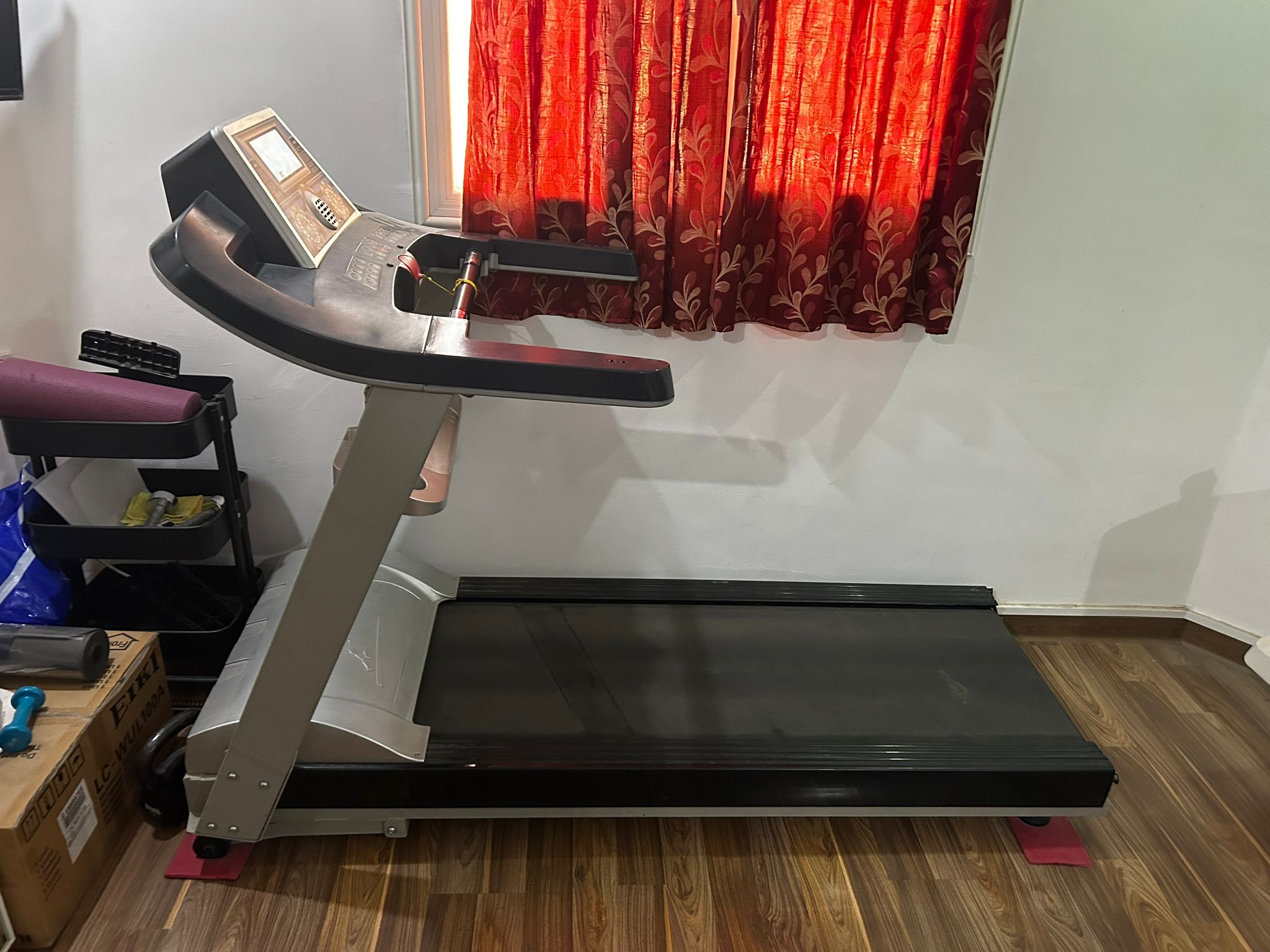 Heavy Duty Professional Treadmill with spare running belt