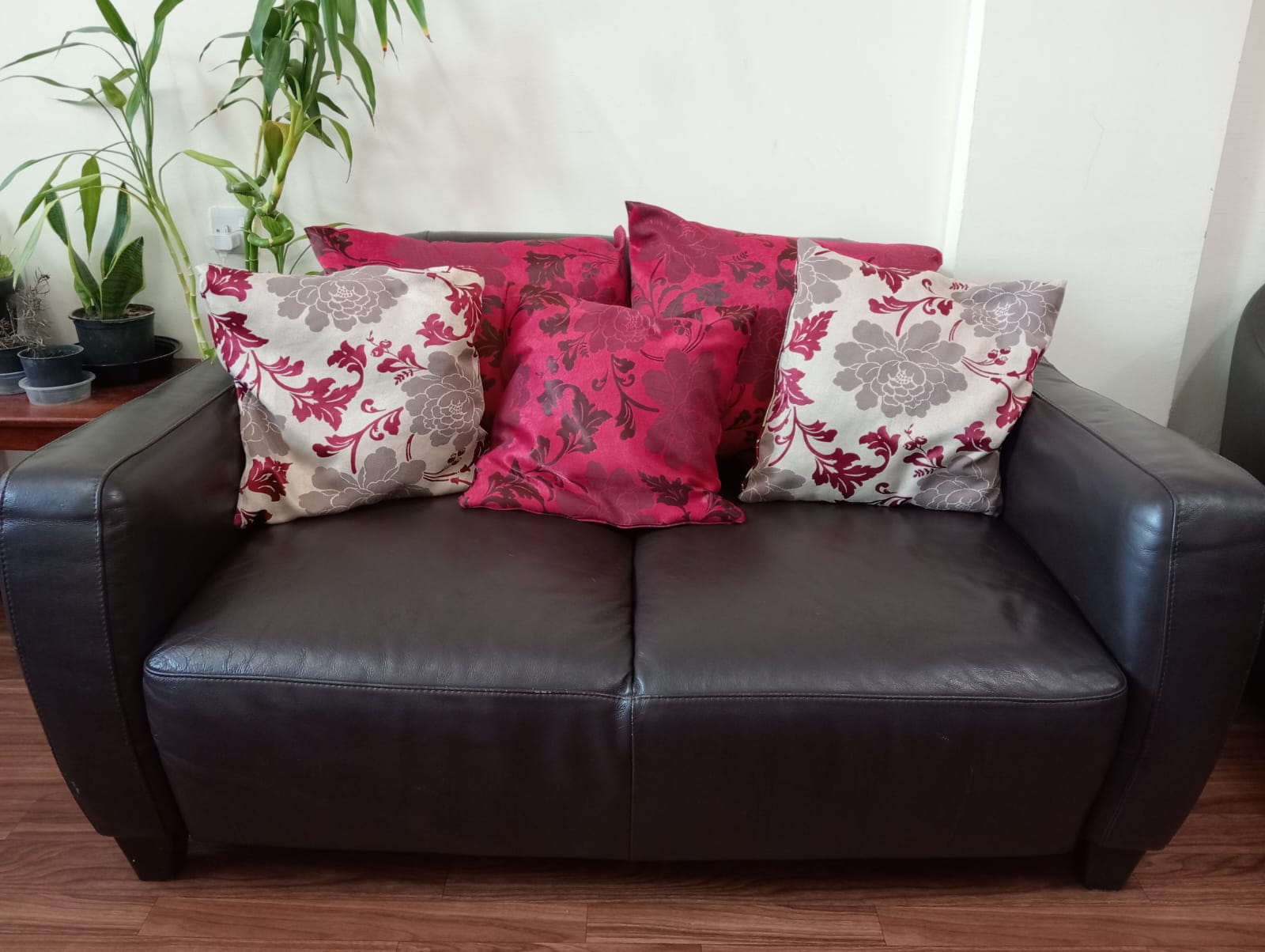Want to sell 5 seater sofa 