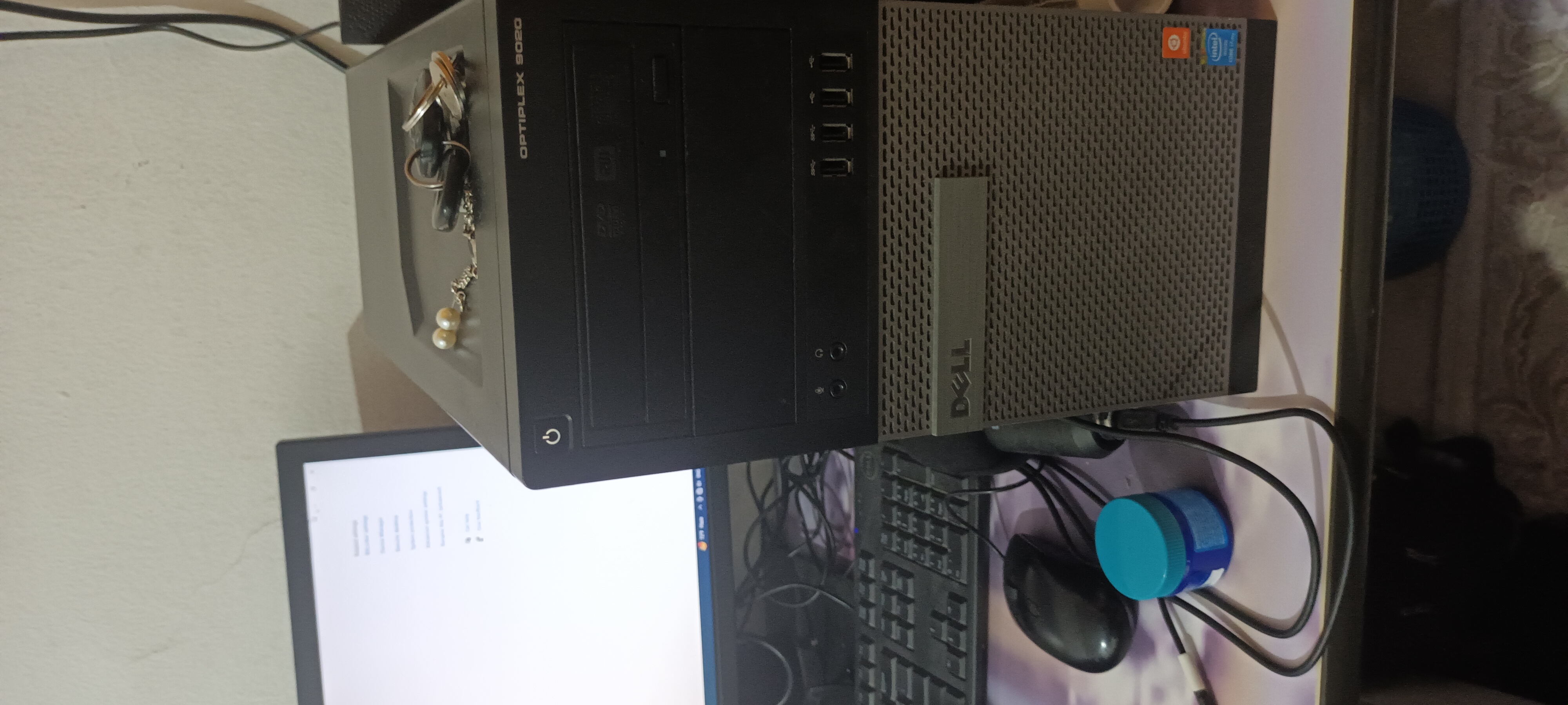Desktop with monitor keyboard mouse for sale 