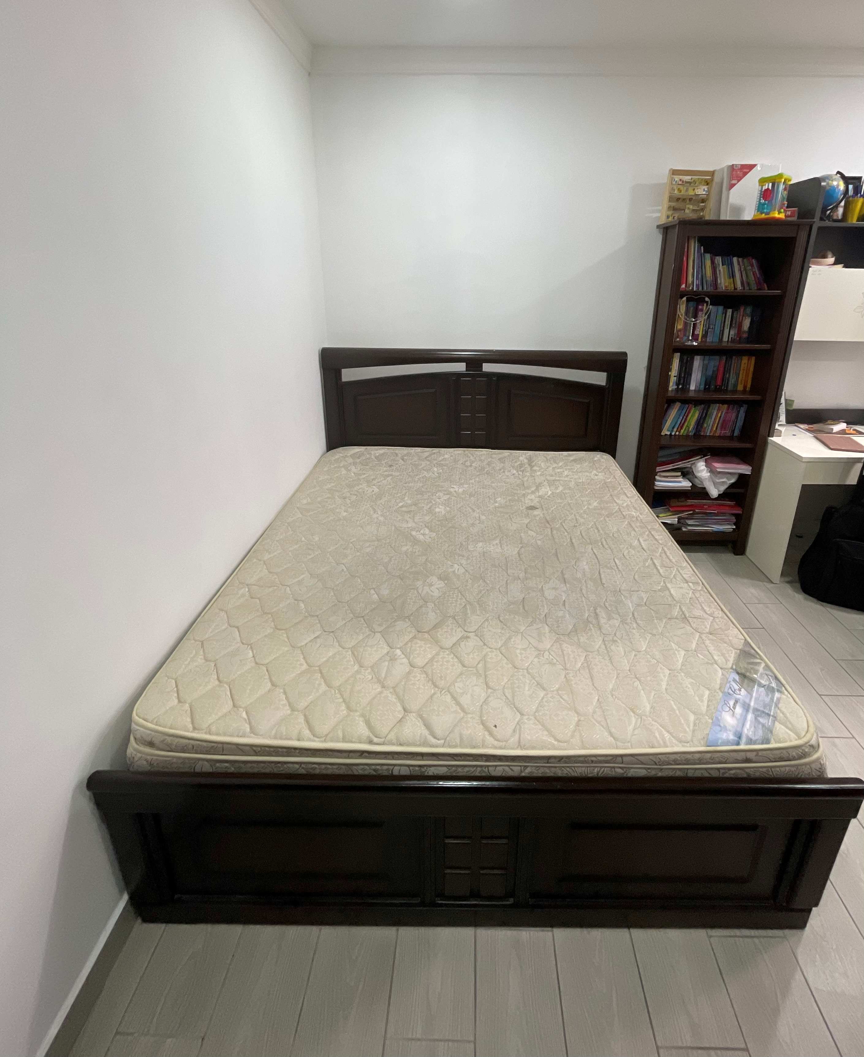 Queen size Cot  with Mattress 