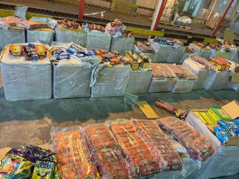 Air customs seized counterfeit bags, tobacco and narcotics