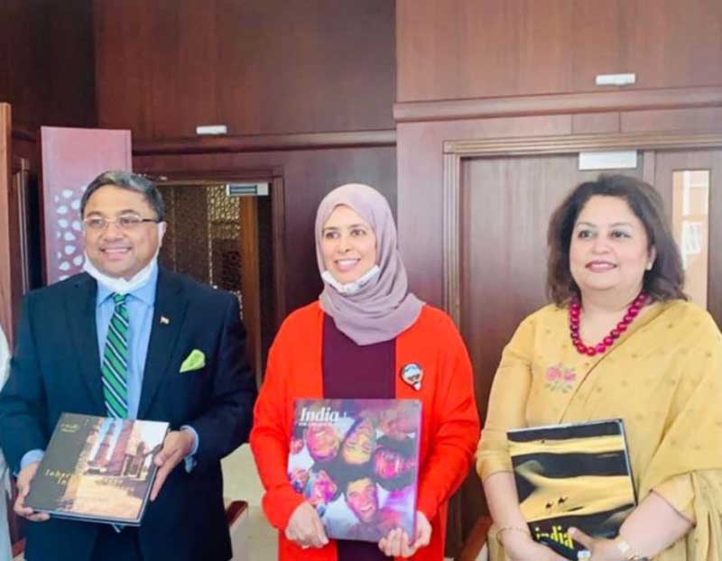 Ambassador visits Kuwait National Library