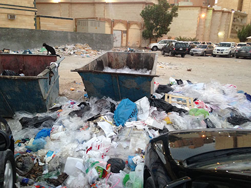 Municipality workers found tampering or sorting out garbage will be fined KD 100