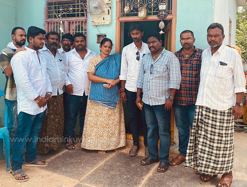 Rajaka Seva Samithi provided financial assistance to cancer patient