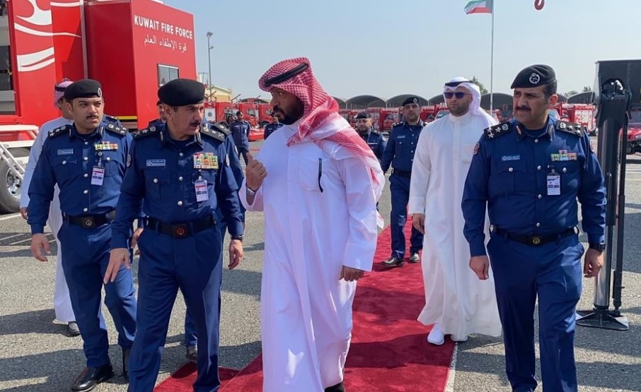Kuwait Interior Minister launches new fire vehicles