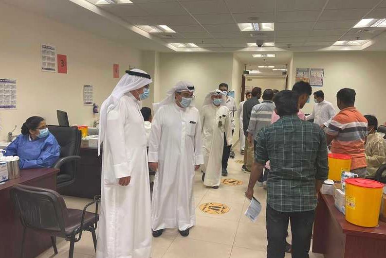 Minister inspects expats medical test center; Working hours rescheduled