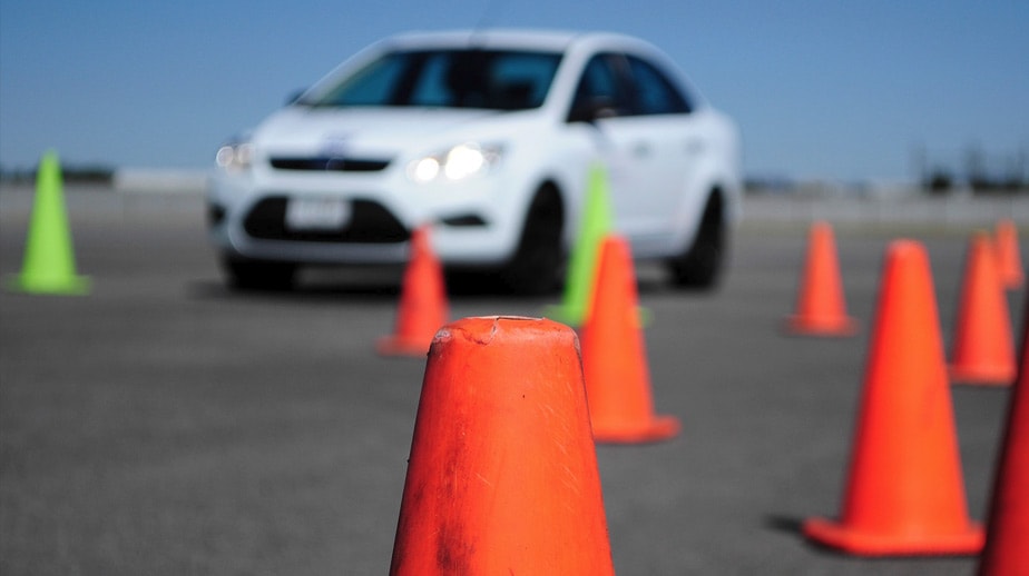 Kuwait opens citizen to work as a trainer at driving schools