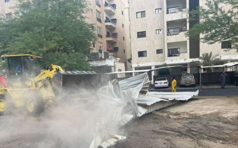 Authorities begin campaign to remove illegal car parking in Salmiya
