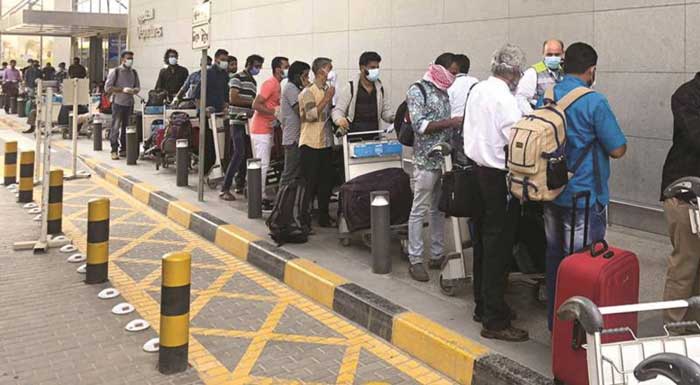 About 300 work permits of expats are cancelled daily