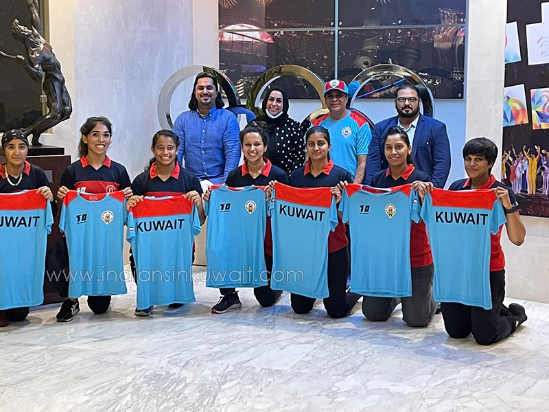 Kuwait National Women’s players led by skipper Amna Sharif receive their annual contracts for the year 2021 at the OCA