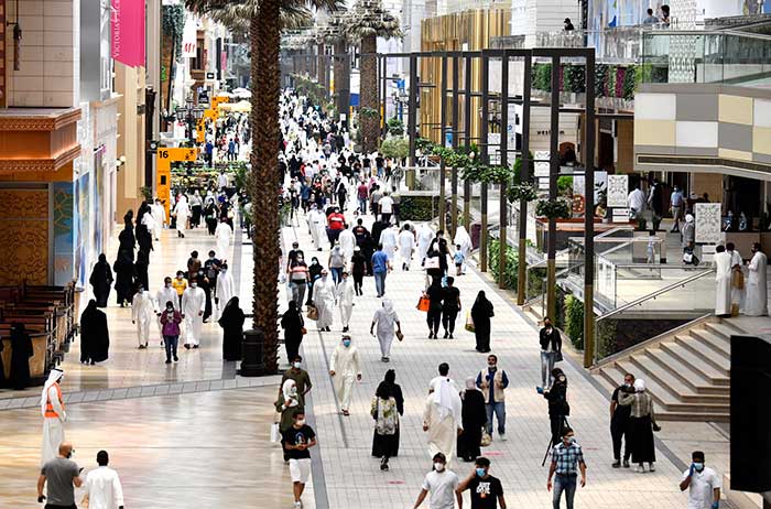 600,000 dinars spend at shopping malls on first day after re-open