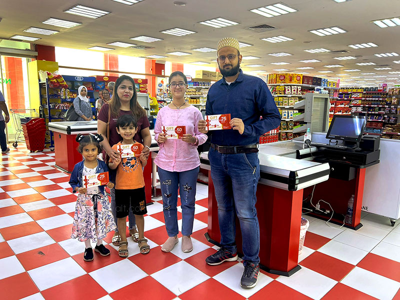IIK Teachers Day Greetings  winners received prizes from Red Mango Hypermarket