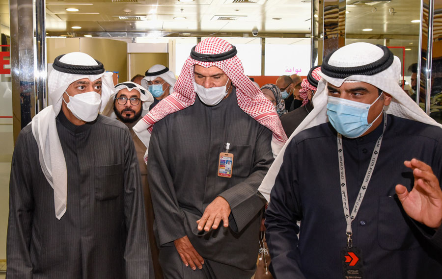Minister  inspects PCR testing facility at  Kuwait Airport