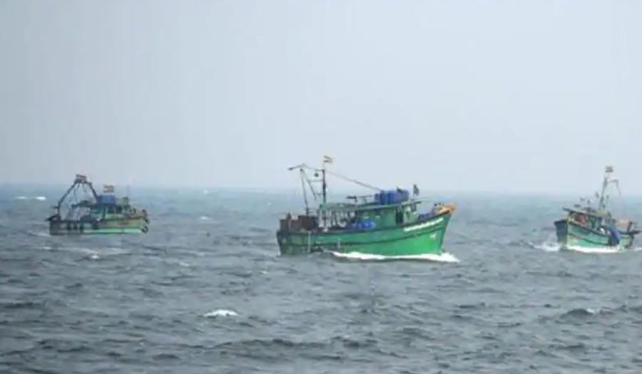 Kuwait  arrests 58 fishermen for violating environment law