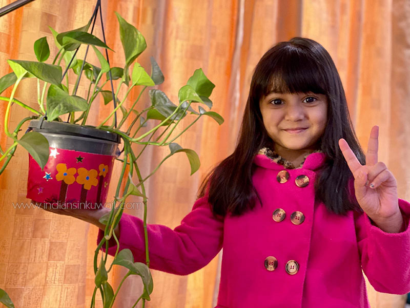 Kinder Smarters of Smart Indian school show how to, “Think Smart, Go – Green – Recycle”